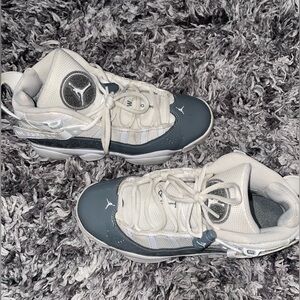 Nike boys Air Jordan 6